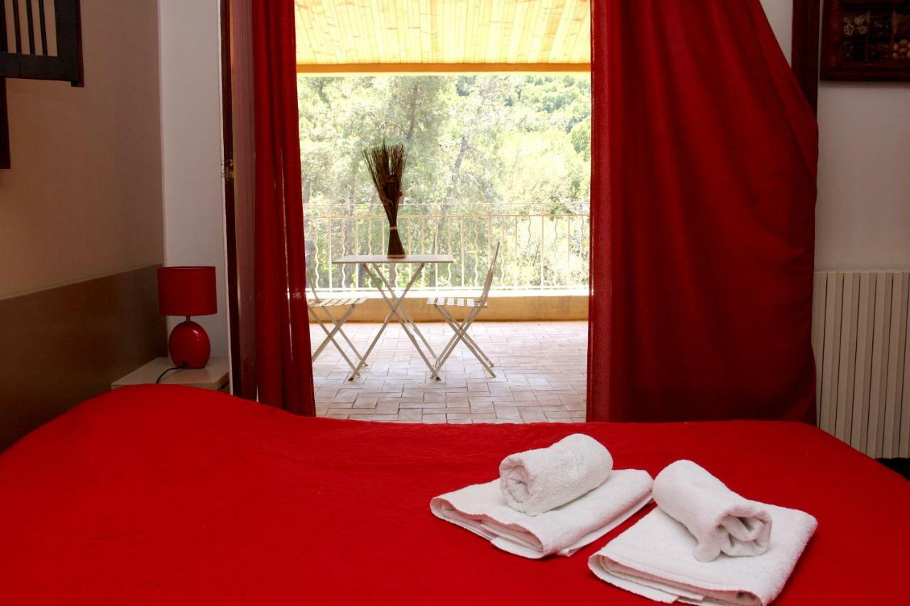 Hotel Accendi Pipa Campitello